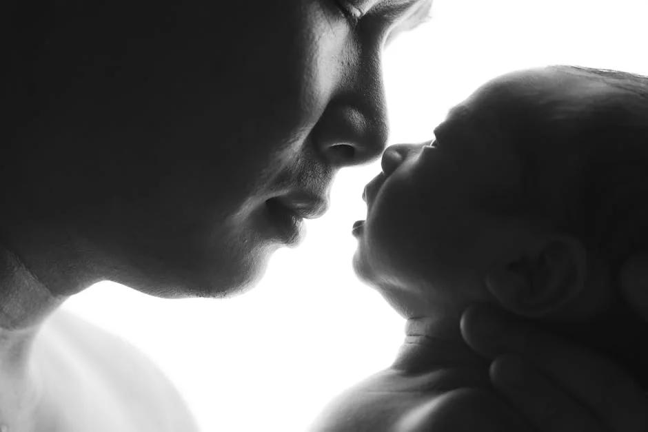 Dịch vụ chăm sóc trẻ sơ sinh tại nhà: Kinh nghiệm chọn bảo mẫu và quy trình an toàn cho bé