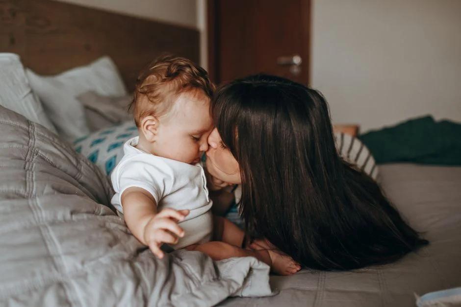 Trẻ sơ sinh bị nấm miệng: Dấu hiệu nhận biết, cách điều trị tại nhà và khi nào cần gặp bác sĩ