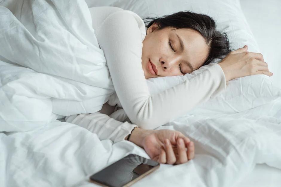 Bà bầu 3 tháng đầu bị mất ngủ phải làm sao để ngủ ngon hơn?