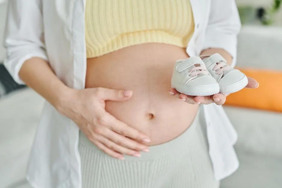 Hướng dẫn chọn giày tập đi cho bé: 5 tiêu chí vàng mẹ cần biết