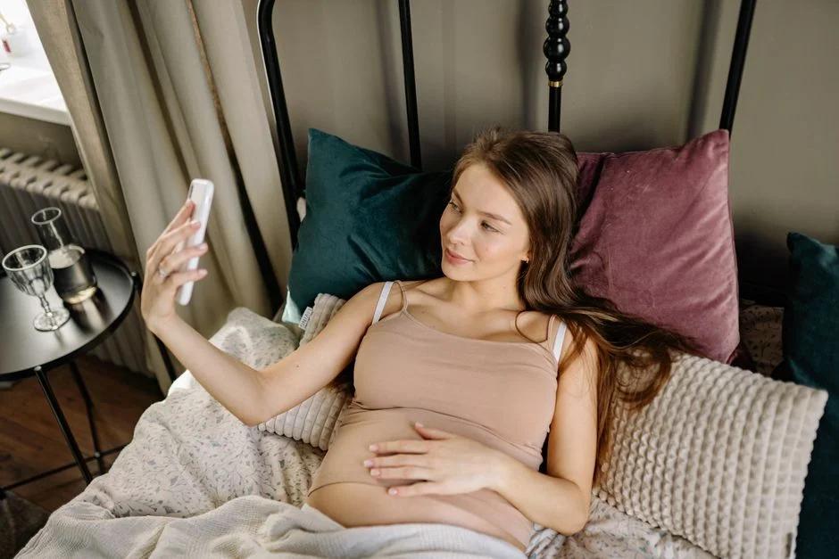 Mẹ bầu lần đầu đừng hoàn hảo: 5 lời khuyên từ chuyên gia để giảm áp lực và tận hưởng thai kỳ