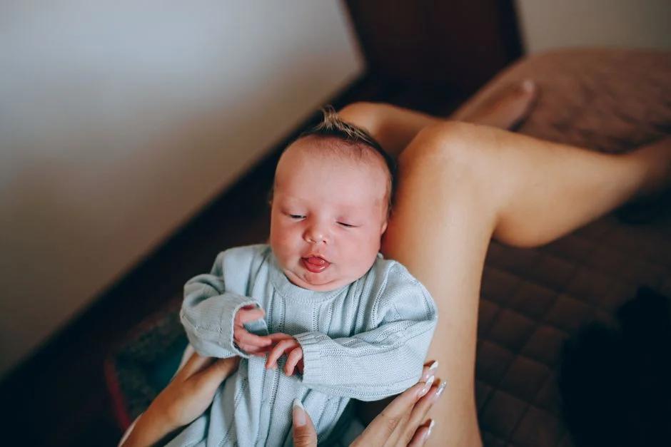 5 phương pháp giảm đau khi sinh không dùng thuốc mẹ bầu Việt nên biết: Từ chườm ấm đến kỹ thuật thở