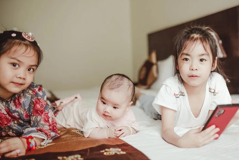 Combo đồ đi sinh gọn nhẹ cho mẹ và bé: Danh sách chi tiết theo từng loại hình sinh (thường, mổ)