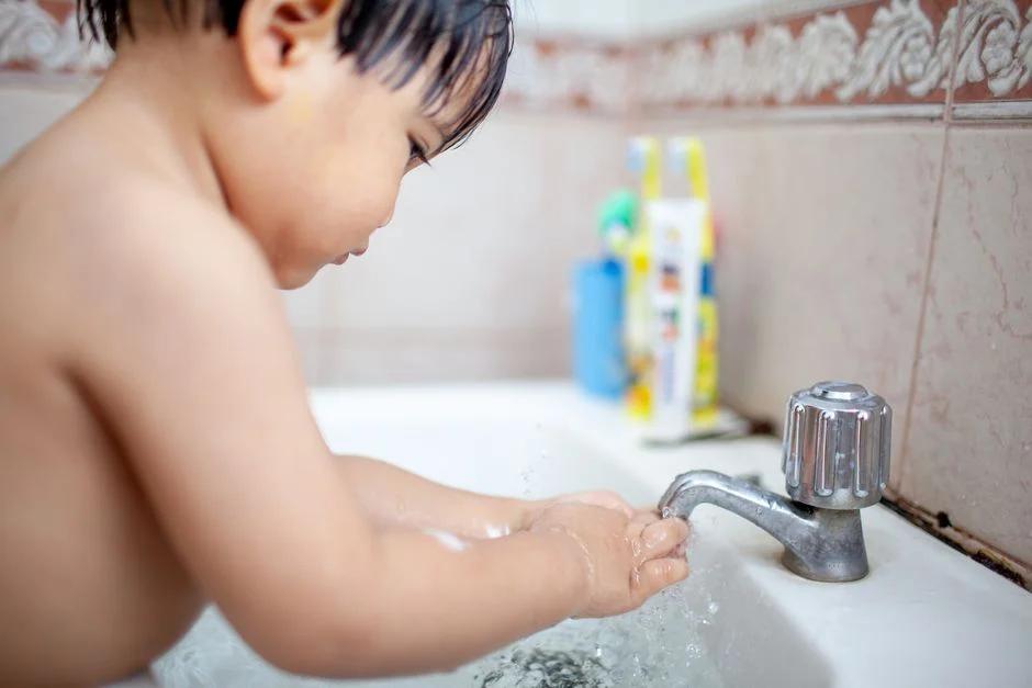 Tay chân miệng ở trẻ: Dấu hiệu nhận biết, cách chăm sóc và phòng tránh lây nhiễm
