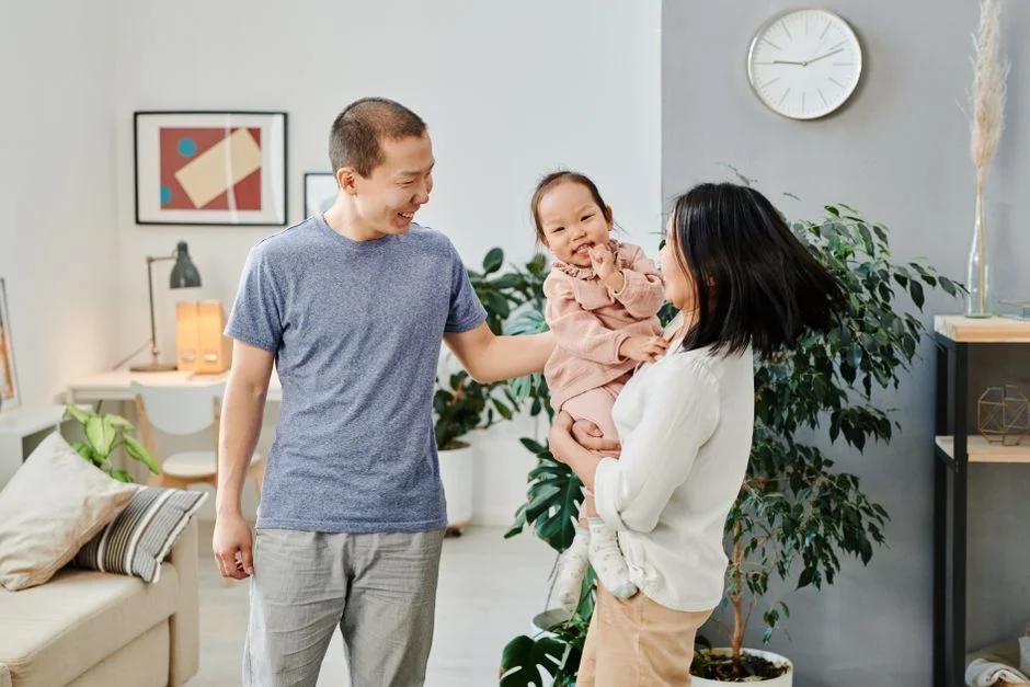 Review chi tiết bình sữa Moyuum PPSU thế hệ 3: Có thực sự tốt cho trẻ sơ sinh?