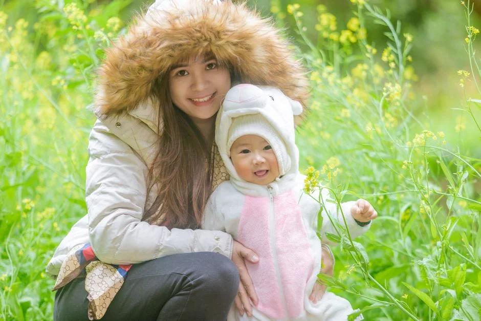 Mẹ có nên dùng xe tập đi cho bé? Lợi ích và rủi ro thực sự theo khuyến cáo mới nhất 2024