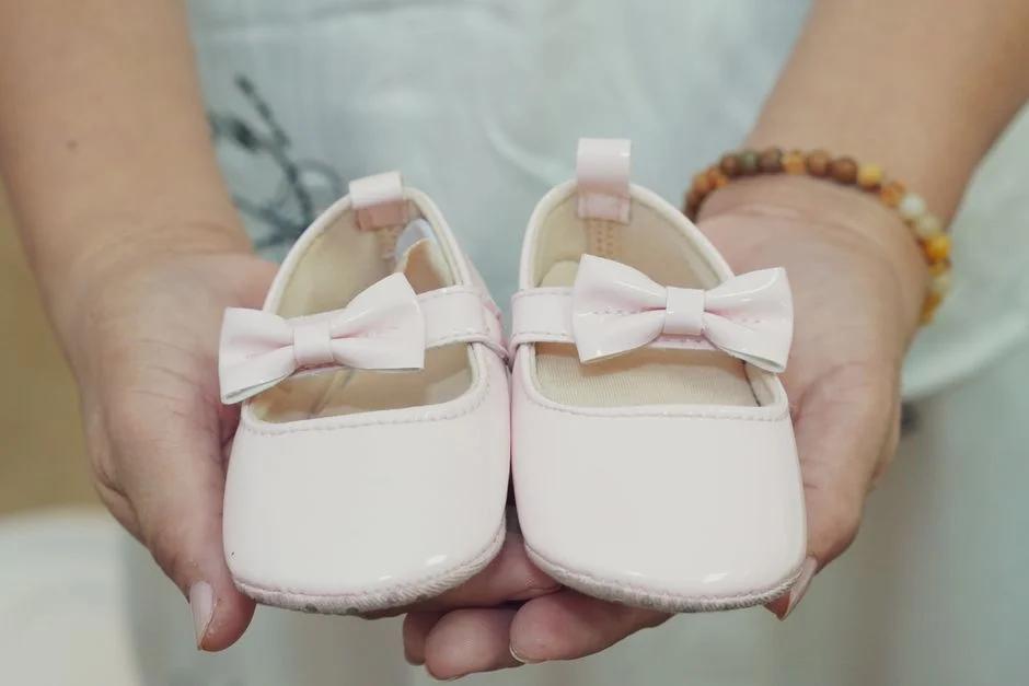 Hướng dẫn chi tiết chuẩn bị combo quần áo trẻ sơ sinh cho đồ đi sinh mẹ và bé (có danh sách kiểm tra)