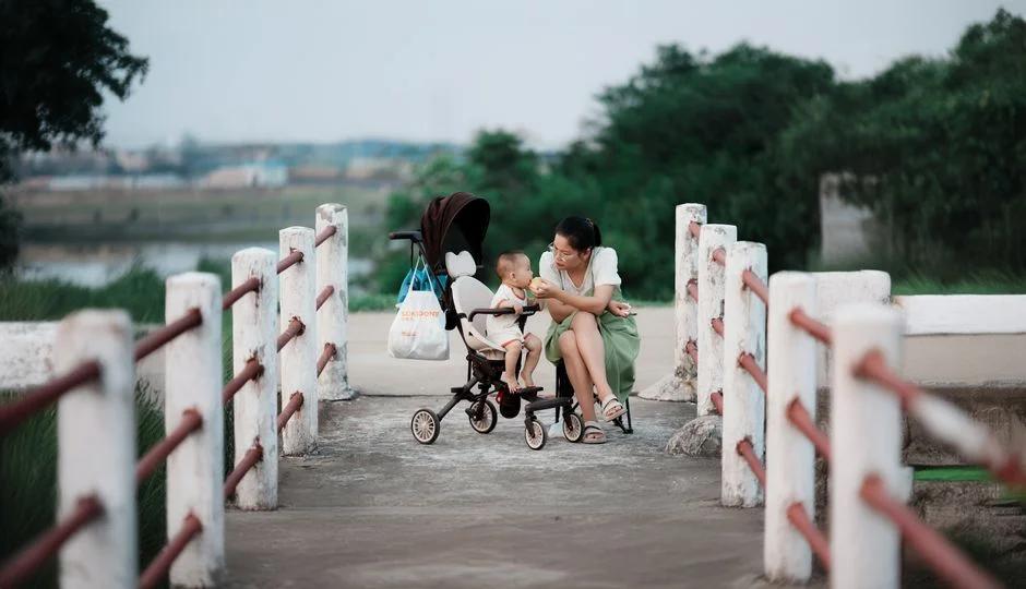 Dấu hiệu rụng trứng rõ rệt nhất: Làm sao 'bắt đúng thời điểm vàng' để thụ thai ngay cho mẹ có chu kỳ kinh không đều?