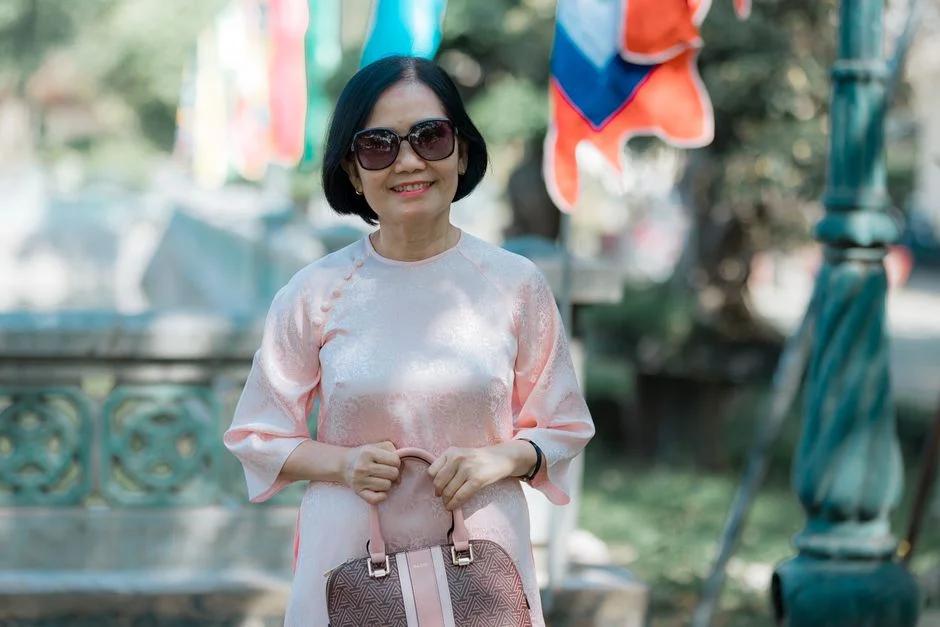 Tại sao viêm nhiễm phụ khoa chữa mãi không khỏi, tái đi tái lại?