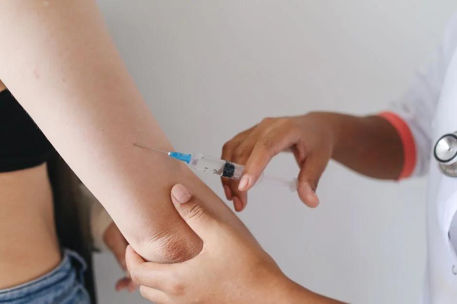 Chích ngừa cho trẻ sơ sinh trễ có sao không? Giải đáp và cách xử lý