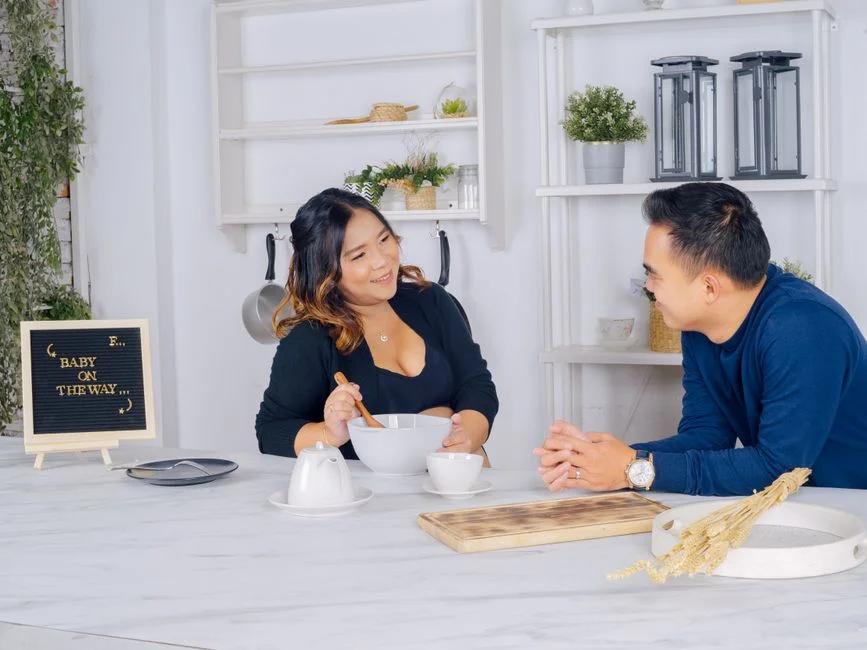 Mặc đẹp với quần legging bầu ôm bụng: Bí quyết phối đồ tôn dáng cho mẹ bầu từ 3 tháng đến 9 tháng