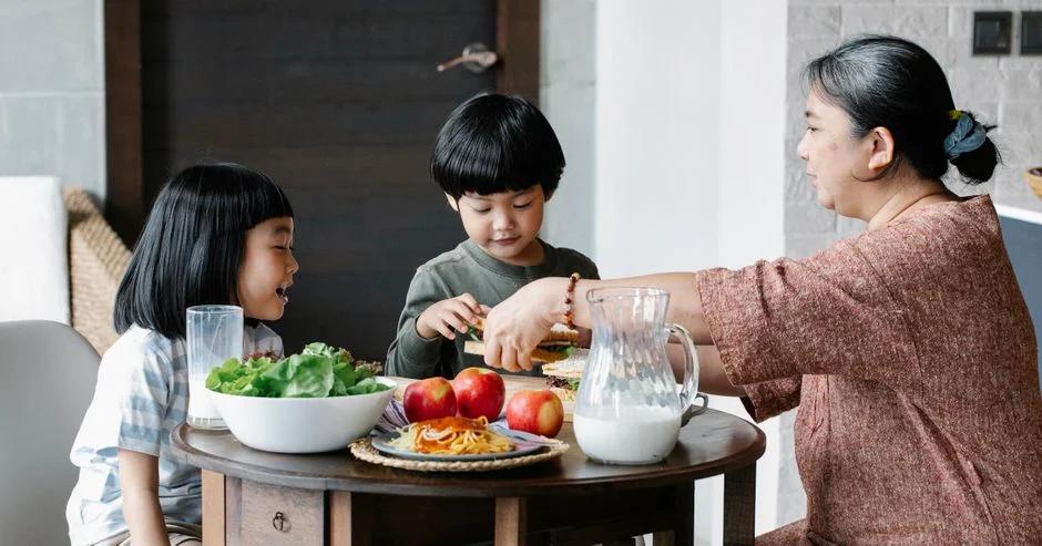 Bà bầu 3 tháng đầu nên ăn gì để vào con không vào mẹ? Thực đơn 7 ngày chi tiết