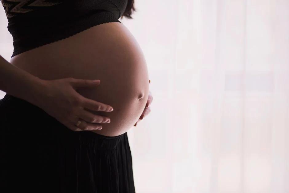 So sánh các phương pháp giảm đau khi sinh: Gây tê màng cứng, gây tê tủy sống và sinh không dùng thuốc - Mẹ nên chọn cách nào?