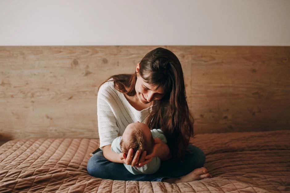 Sau sinh mổ về nhà: 7 bước chăm sóc vết mổ và phục hồi sức khỏe mẹ bỉm không nên bỏ qua