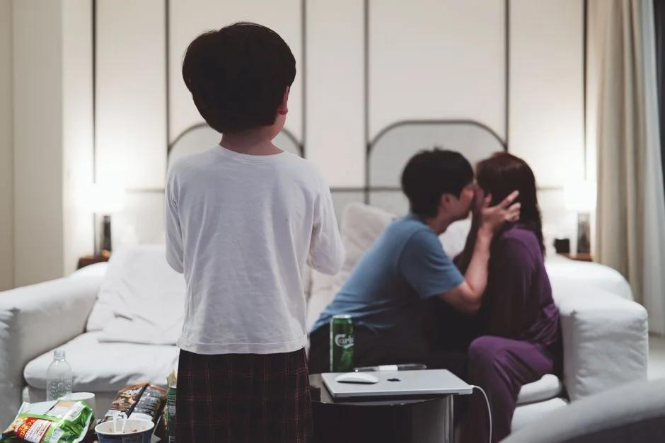 Qua ngày dự sinh mà chưa có dấu hiệu chuyển dạ: Mẹ bầu cần làm gì và khi nào nên đi khám?