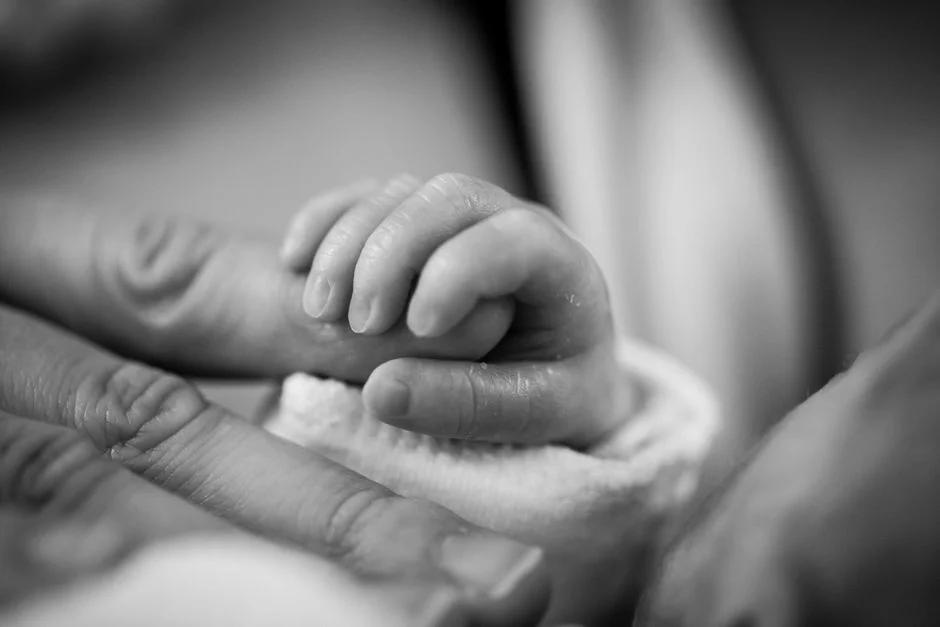Khâu tầng sinh môn khi sinh thường có đau không? Có được gây tê/gây mê khi khâu không?