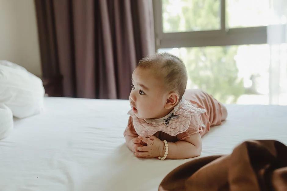 Quần áo cho bé 6 tháng tuổi: Bảng size chuẩn và 5 lưu ý chọn đồ mẹ nào cũng cần biết