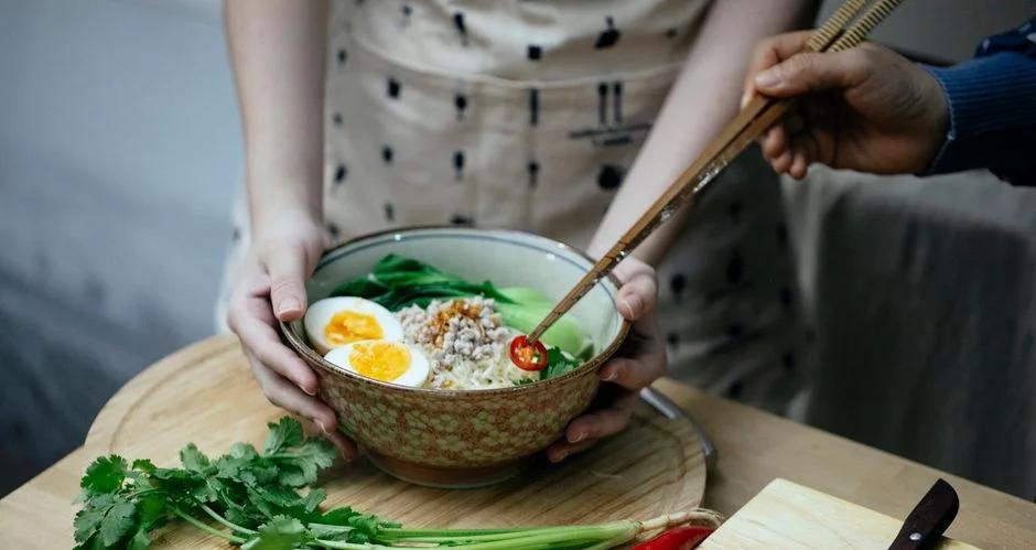 Bầu ăn rau đay được không và cần lưu ý những gì?