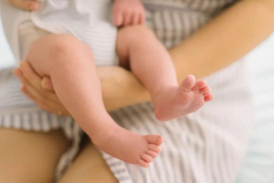Trẻ hay khò khè, khó ngủ là do đâu? Điều trị thế nào?