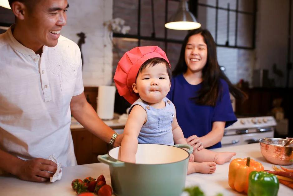 Bé 6 tháng bắt đầu ăn dặm: Khẩu phần đạm, tinh bột, chất béo chuẩn theo từng tháng để con không bị thiếu chất