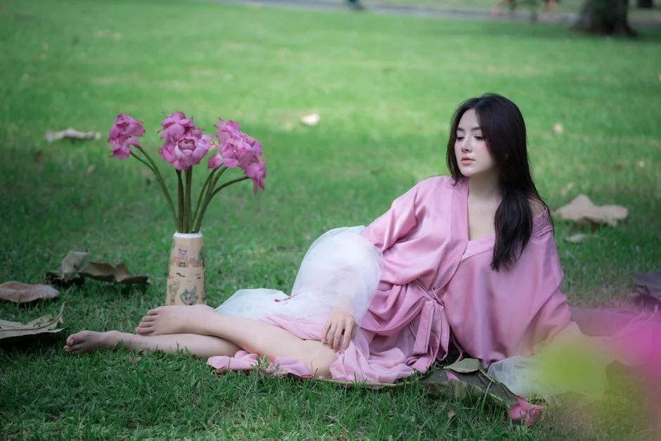 Thực đơn dinh dưỡng trước sinh 3 tháng đầu: Mẹ bầu nên ăn gì để đủ axit folic, sắt và canxi?