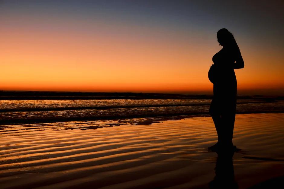 Mẹ bầu mặc đẹp suốt 9 tháng: 5 kiểu váy bầu trễ vai tôn dáng, thoải mái cho mọi giai đoạn thai kỳ
